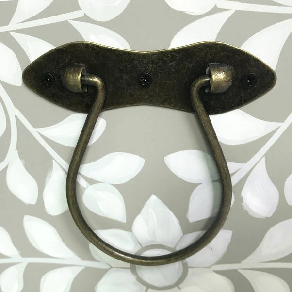 Dunelm Grey And White Hand Painted Chest 5 Dunelm Grey And White Hand Painted Chest - Image 5